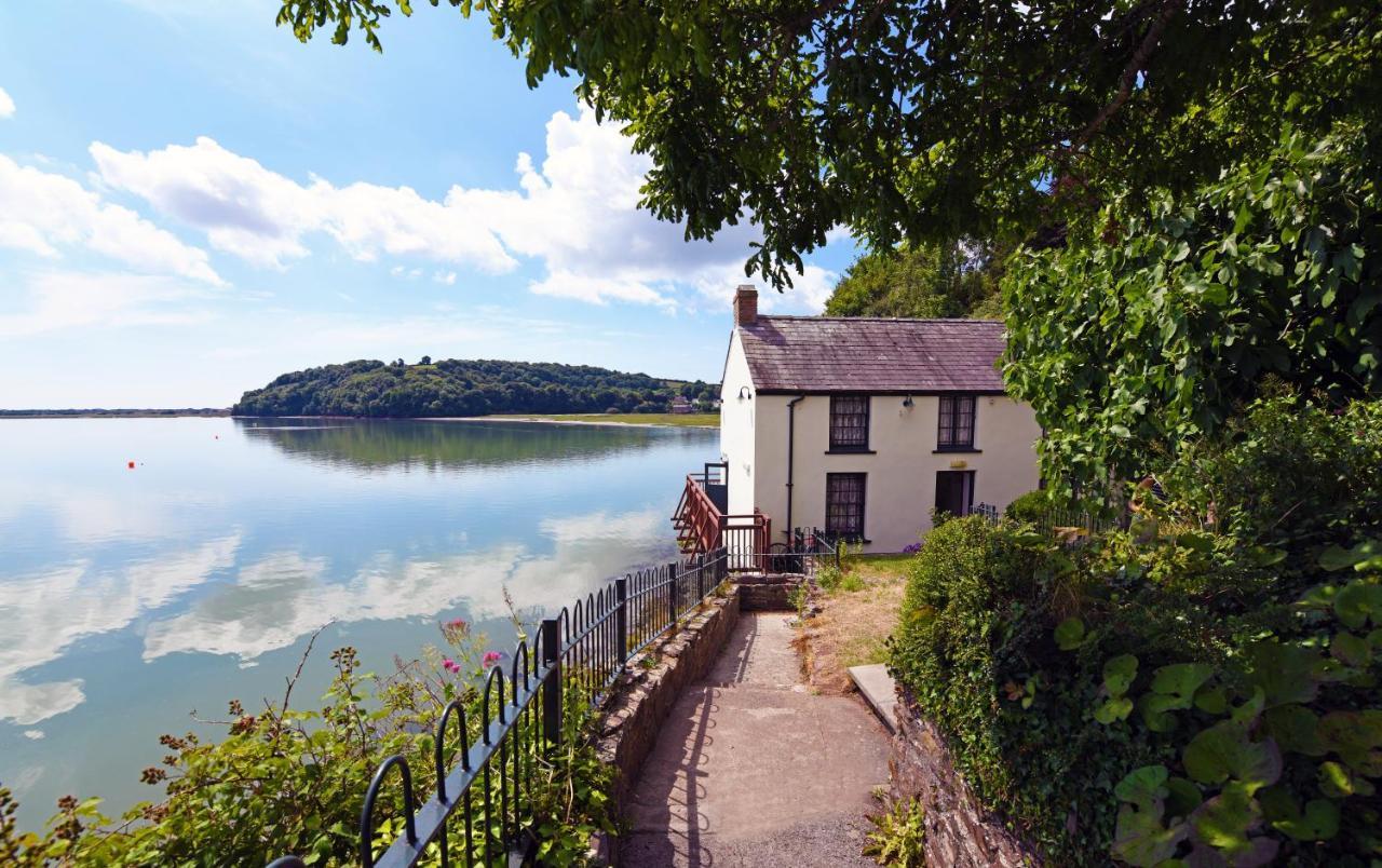 York Lodge- Spacious 3 Bed Bungalow With Wonderful Estuary Views Laugharne Buitenkant foto